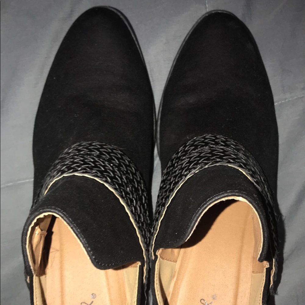 Black bootie back zipper